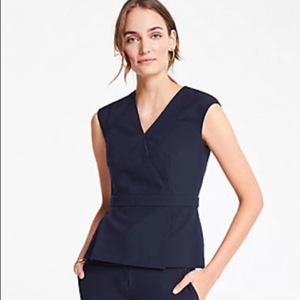 Ann Taylor Wrap Top in Seasonless Stretch - Size 8